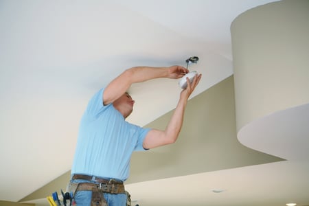 Checking smoke detector wiring